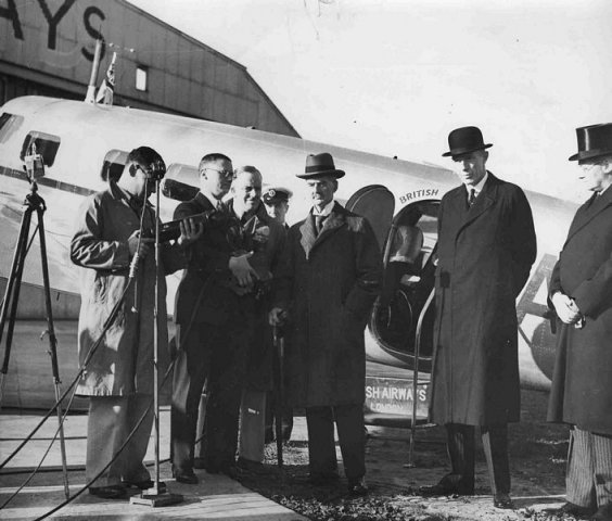 g-aepr lockheed lodestar neville chamberlain lord halifax flight to meet hitler heston 1938 0029-0047